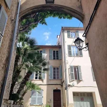 06an - Beautiful In The Heart Of Old * Антиб