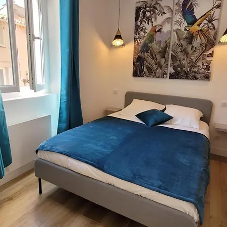 06an - Beautiful In The Heart Of Old Apartment