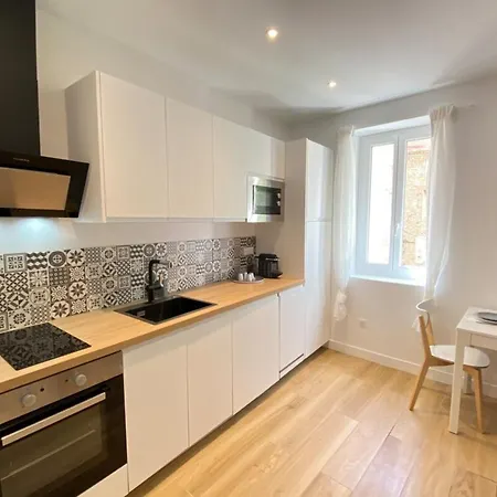 Апартаменты 06an - Beautiful In The Heart Of Old *